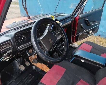 Красный ВАЗ 2107, объемом двигателя 1.5 л и пробегом 300 тыс. км за 600 $, фото 1 на Automoto.ua