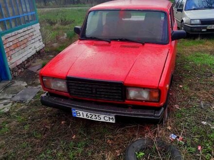 ВАЗ 2107 1986 у Новых Санжарах на Automoto.ua Червоний ВАЗ 2107, об'ємом двигуна 1.5 л та пробігом 0 тис. км за 360 $, фото 1 на Automoto.ua