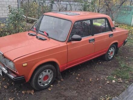 Красный ВАЗ 2107, объемом двигателя 1.45 л и пробегом 250 тыс. км за 1600 $, фото 1 на Automoto.ua
