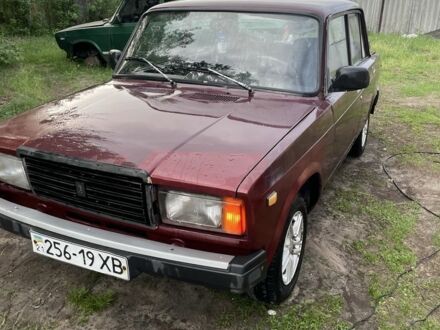 ВАЗ 2107 1986 в Змиеве на Automoto.ua Красный ВАЗ 2107, объемом двигателя 1.5 л и пробегом 50 тыс. км за 22500 $, фото 1 на Automoto.ua