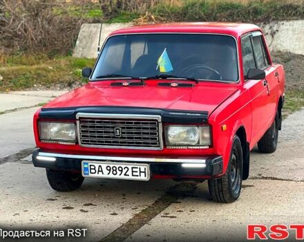 Красный ВАЗ 2107, объемом двигателя 1.5 л и пробегом 175 тыс. км за 650 $, фото 1 на Automoto.ua