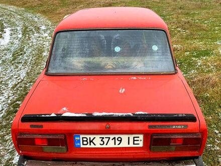 ВАЗ 2107 1987 у Рівному на Automoto.ua Червоний ВАЗ 2107, об'ємом двигуна 1.5 л та пробігом 350 тис. км за 350 $, фото 1 на Automoto.ua