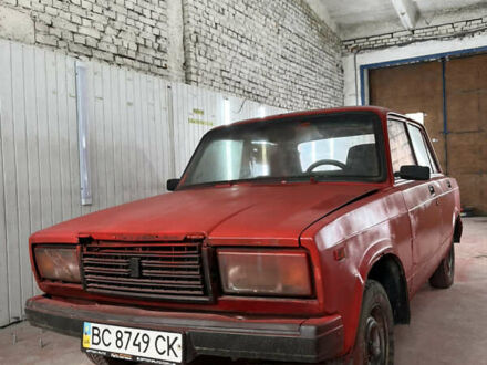 ВАЗ 2107 1987 в Львове на Automoto.ua Красный ВАЗ 2107, объемом двигателя 1.5 л и пробегом 100 тыс. км за 350 $, фото 1 на Automoto.ua