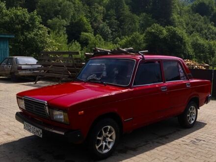 ВАЗ 2107 1987 в Вижнице на Automoto.ua Красный ВАЗ 2107, объемом двигателя 1.6 л и пробегом 3 тыс. км за 600 $, фото 1 на Automoto.ua