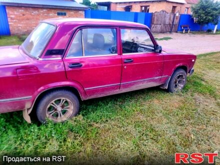 ВАЗ 2107 1988 у Недригайлове на Automoto.ua Червоний ВАЗ 2107, об'ємом двигуна 1.5 л та пробігом 58 тис. км за 670 $, фото 1 на Automoto.ua