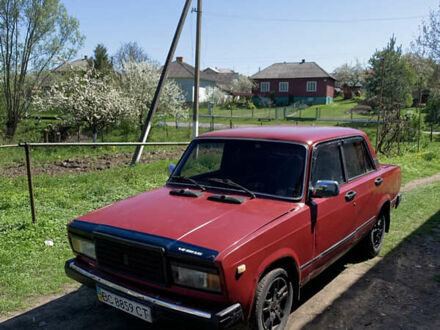 ВАЗ 2107 1989 у Дрогобичі на Automoto.ua Червоний ВАЗ 2107, об'ємом двигуна 1.3 л та пробігом 70 тис. км за 600 $, фото 1 на Automoto.ua