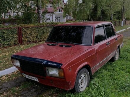 Красный ВАЗ 2107, объемом двигателя 1.3 л и пробегом 200 тыс. км за 166 $, фото 1 на Automoto.ua