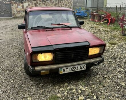 Красный ВАЗ 2107, объемом двигателя 2 л и пробегом 110 тыс. км за 427 $, фото 1 на Automoto.ua