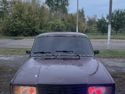 ВАЗ 2107 1989 в Сумах на Automoto.ua Красный ВАЗ 2107, объемом двигателя 0 л и пробегом 123 тыс. км за 528 $, фото 1 на Automoto.ua