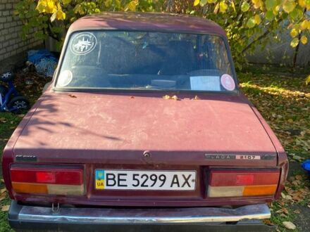 Красный ВАЗ 2107, объемом двигателя 1.5 л и пробегом 336 тыс. км за 350 $, фото 1 на Automoto.ua