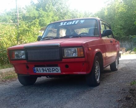 Красный ВАЗ 2107, объемом двигателя 1.5 л и пробегом 144 тыс. км за 800 $, фото 1 на Automoto.ua