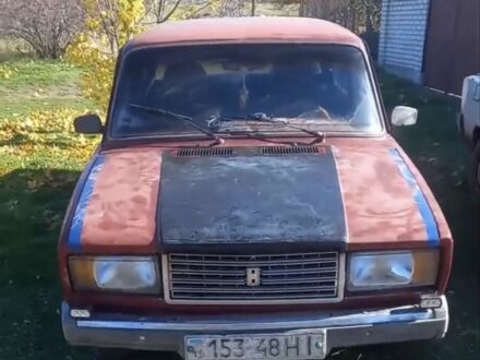 ВАЗ 2107 1990 в Вознесенске на Automoto.ua Красный ВАЗ 2107, объемом двигателя 0 л и пробегом 50 тыс. км за 478 $, фото 1 на Automoto.ua