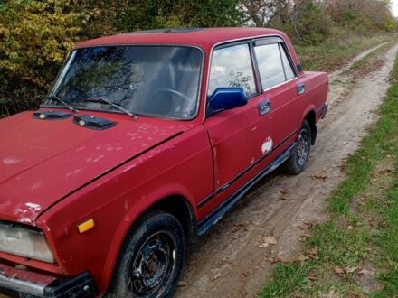 ВАЗ 2107 1990 в Хотине на Automoto.ua Красный ВАЗ 2107, объемом двигателя 5 л и пробегом 120 тыс. км за 650 $, фото 1 на Automoto.ua