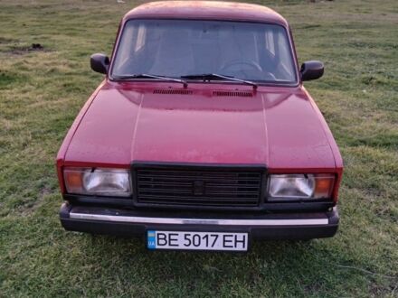 ВАЗ 2107 1990 в Николаеве на Automoto.ua Красный ВАЗ 2107, объемом двигателя 0 л и пробегом 369 тыс. км за 580 $, фото 1 на Automoto.ua