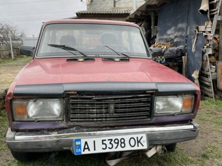 Красный ВАЗ 2107, объемом двигателя 1.5 л и пробегом 150 тыс. км за 402 $, фото 1 на Automoto.ua