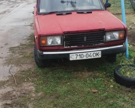 Красный ВАЗ 2107, объемом двигателя 1 л и пробегом 200 тыс. км за 250 $, фото 1 на Automoto.ua