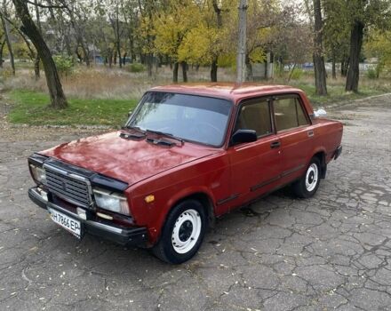 Красный ВАЗ 2107, объемом двигателя 1.6 л и пробегом 180 тыс. км за 833 $, фото 1 на Automoto.ua