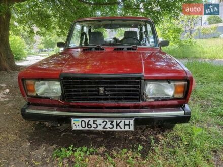 ВАЗ 2107 1990 в Киеве на Automoto.ua Красный ВАЗ 2107, объемом двигателя 1.5 л и пробегом 79 тыс. км за 750 $, фото 1 на Automoto.ua