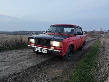 Красный ВАЗ 2107, объемом двигателя 1 л и пробегом 111 тыс. км за 357 $, фото 1 на Automoto.ua