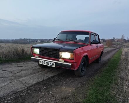 Красный ВАЗ 2107, объемом двигателя 1 л и пробегом 111 тыс. км за 357 $, фото 1 на Automoto.ua