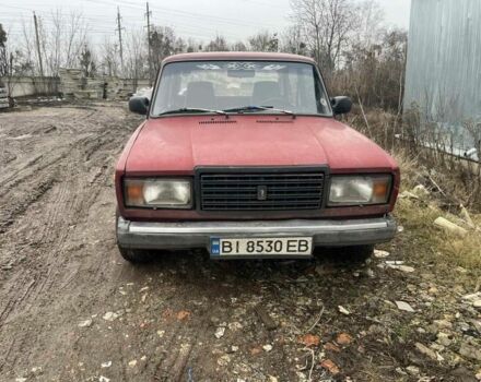 Красный ВАЗ 2107, объемом двигателя 1.5 л и пробегом 300 тыс. км за 593 $, фото 1 на Automoto.ua