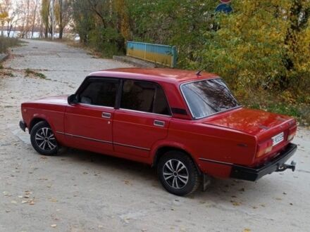 ВАЗ 2107 1991 в Каневе на Automoto.ua Красный ВАЗ 2107, объемом двигателя 1.5 л и пробегом 90 тыс. км за 833 $, фото 1 на Automoto.ua
