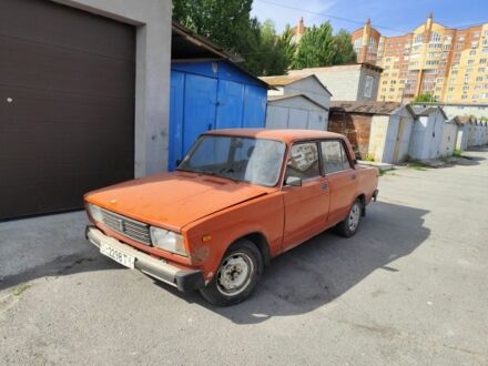 ВАЗ 2107 1991 у Тернополі на Automoto.ua Червоний ВАЗ 2107, об'ємом двигуна 0 л та пробігом 300 тис. км за 290 $, фото 1 на Automoto.ua