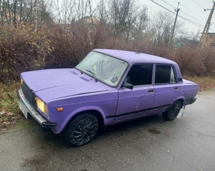 Красный ВАЗ 2107, объемом двигателя 1 л и пробегом 220 тыс. км за 663 $, фото 1 на Automoto.ua