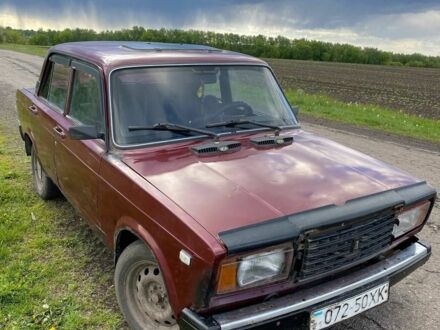 ВАЗ 2107 1991 в Сумах на Automoto.ua Красный ВАЗ 2107, объемом двигателя 1 л и пробегом 321 тыс. км за 846 $, фото 1 на Automoto.ua