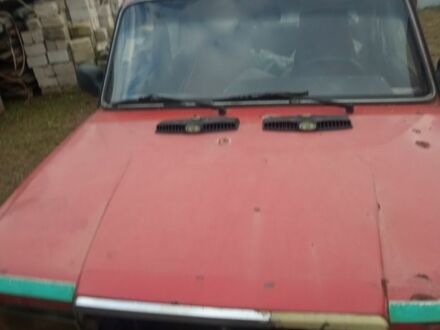 ВАЗ 2107 1992 в Иванкове на Automoto.ua Красный ВАЗ 2107, объемом двигателя 0 л и пробегом 999 тыс. км за 169 $, фото 1 на Automoto.ua