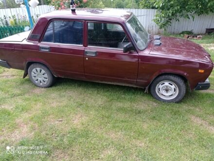 Красный ВАЗ 2107, объемом двигателя 1.5 л и пробегом 200 тыс. км за 597 $, фото 1 на Automoto.ua