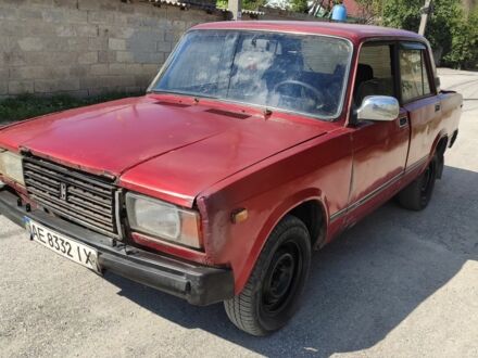 ВАЗ 2107 1992 в Днепре (Днепропетровске) на Automoto.ua Красный ВАЗ 2107, объемом двигателя 1.5 л и пробегом 100 тыс. км за 351 $, фото 1 на Automoto.ua