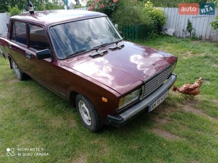 Красный ВАЗ 2107, объемом двигателя 1.5 л и пробегом 200 тыс. км за 597 $, фото 1 на Automoto.ua