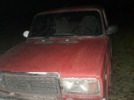 Красный ВАЗ 2107, объемом двигателя 1.5 л и пробегом 7 тыс. км за 358 $, фото 1 на Automoto.ua