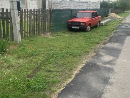 ВАЗ 2107 1994 в Буче на Automoto.ua Красный ВАЗ 2107, объемом двигателя 1.5 л и пробегом 3 тыс. км за 1400 $, фото 1 на Automoto.ua