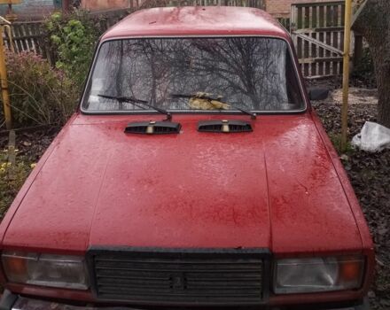 Красный ВАЗ 2107, объемом двигателя 1.6 л и пробегом 120 тыс. км за 500 $, фото 1 на Automoto.ua