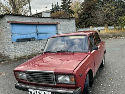 ВАЗ 2107 1995 в Краматорске на Automoto.ua Красный ВАЗ 2107, объемом двигателя 1.5 л и пробегом 3 тыс. км за 1050 $, фото 1 на Automoto.ua