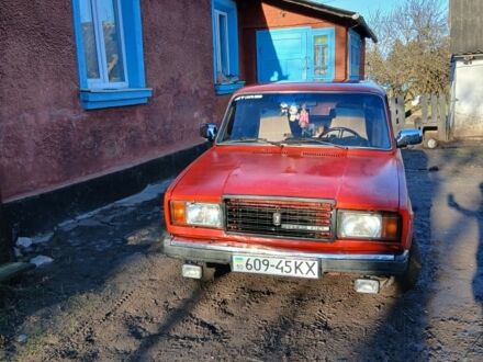 Красный ВАЗ 2107, объемом двигателя 5 л и пробегом 53 тыс. км за 800 $, фото 1 на Automoto.ua