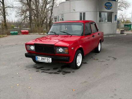 Красный ВАЗ 2107, объемом двигателя 1.5 л и пробегом 10 тыс. км за 1200 $, фото 1 на Automoto.ua