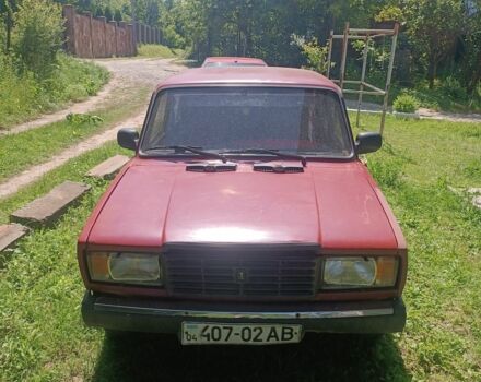 Красный ВАЗ 2107, объемом двигателя 2 л и пробегом 100 тыс. км за 600 $, фото 1 на Automoto.ua