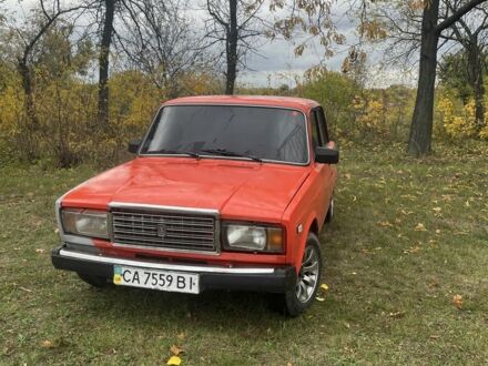 ВАЗ 2107 1995 в Смеле на Automoto.ua Красный ВАЗ 2107, объемом двигателя 1.5 л и пробегом 86 тыс. км за 750 $, фото 1 на Automoto.ua