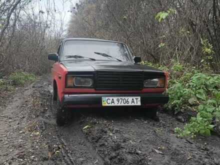 Красный ВАЗ 2107, объемом двигателя 1.5 л и пробегом 62 тыс. км за 550 $, фото 1 на Automoto.ua