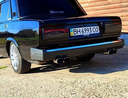 Красный ВАЗ 2107, объемом двигателя 1.5 л и пробегом 211 тыс. км за 1900 $, фото 1 на Automoto.ua