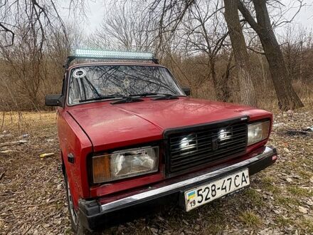 ВАЗ 2107 1996 в Ахтырке на Automoto.ua Красный ВАЗ 2107, объемом двигателя 13 л и пробегом 167 тыс. км за 600 $, фото 1 на Automoto.ua