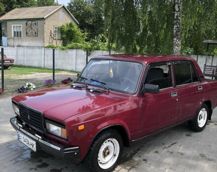 Красный ВАЗ 2107, объемом двигателя 1.5 л и пробегом 169 тыс. км за 1200 $, фото 1 на Automoto.ua