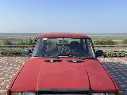 Красный ВАЗ 2107, объемом двигателя 1.5 л и пробегом 3 тыс. км за 650 $, фото 1 на Automoto.ua