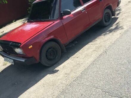 ВАЗ 2107 1997 в Павлограде на Automoto.ua Красный ВАЗ 2107, объемом двигателя 1 л и пробегом 67 тыс. км за 588 $, фото 1 на Automoto.ua