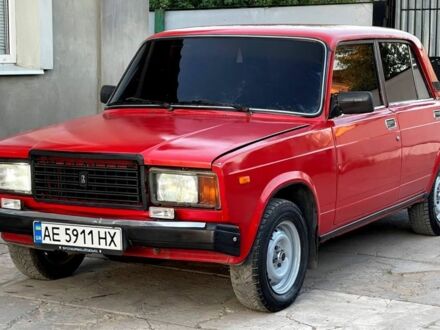 Красный ВАЗ 2107, объемом двигателя 1.5 л и пробегом 200 тыс. км за 1150 $, фото 1 на Automoto.ua