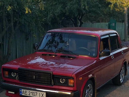 Красный ВАЗ 2107, объемом двигателя 1.45 л и пробегом 90 тыс. км за 1300 $, фото 1 на Automoto.ua