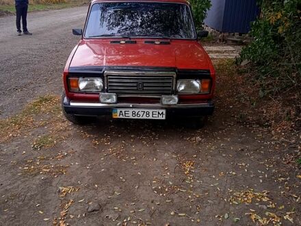 Красный ВАЗ 2107, объемом двигателя 1.5 л и пробегом 333 тыс. км за 900 $, фото 1 на Automoto.ua